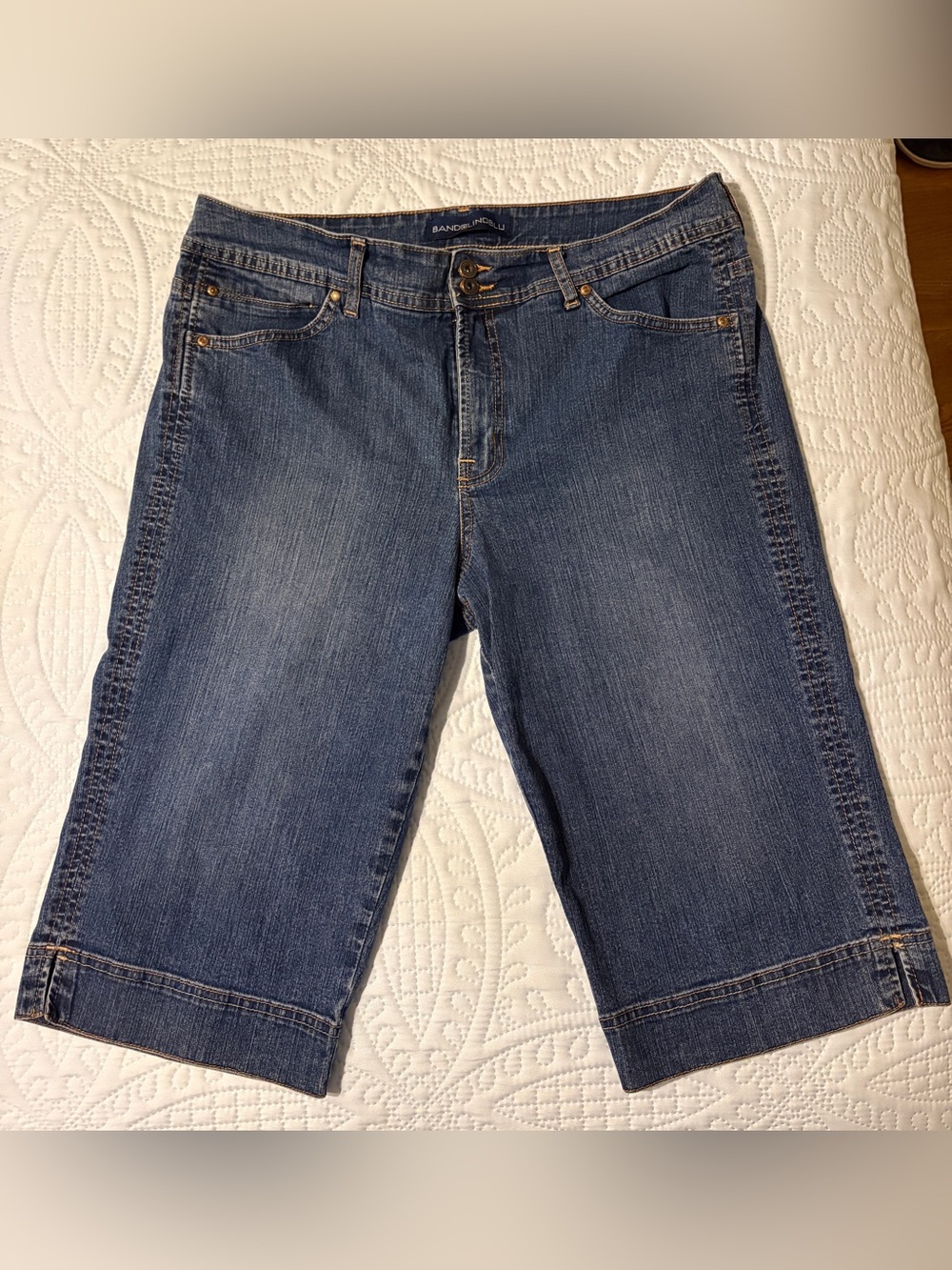Bandolinoblu Women’s Medium Blue Relaxed Denim Bermuda Shorts
